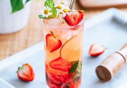 Strawberry Mint Mojito
